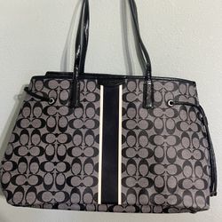 Coach Large Handbag Like New 