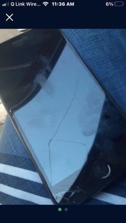 iPhone 7 Needs A New Battery, Cracked In The Corner But The Screen Still Works Like Normal 