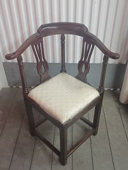 Antique Chippendale Mahogany Corner Chair