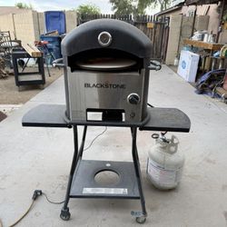 Blackstone Outdoor Propane Pizza Oven— ALL INFO IS IN THE AD