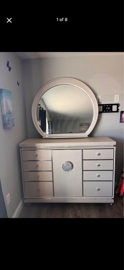 Mirror dresser