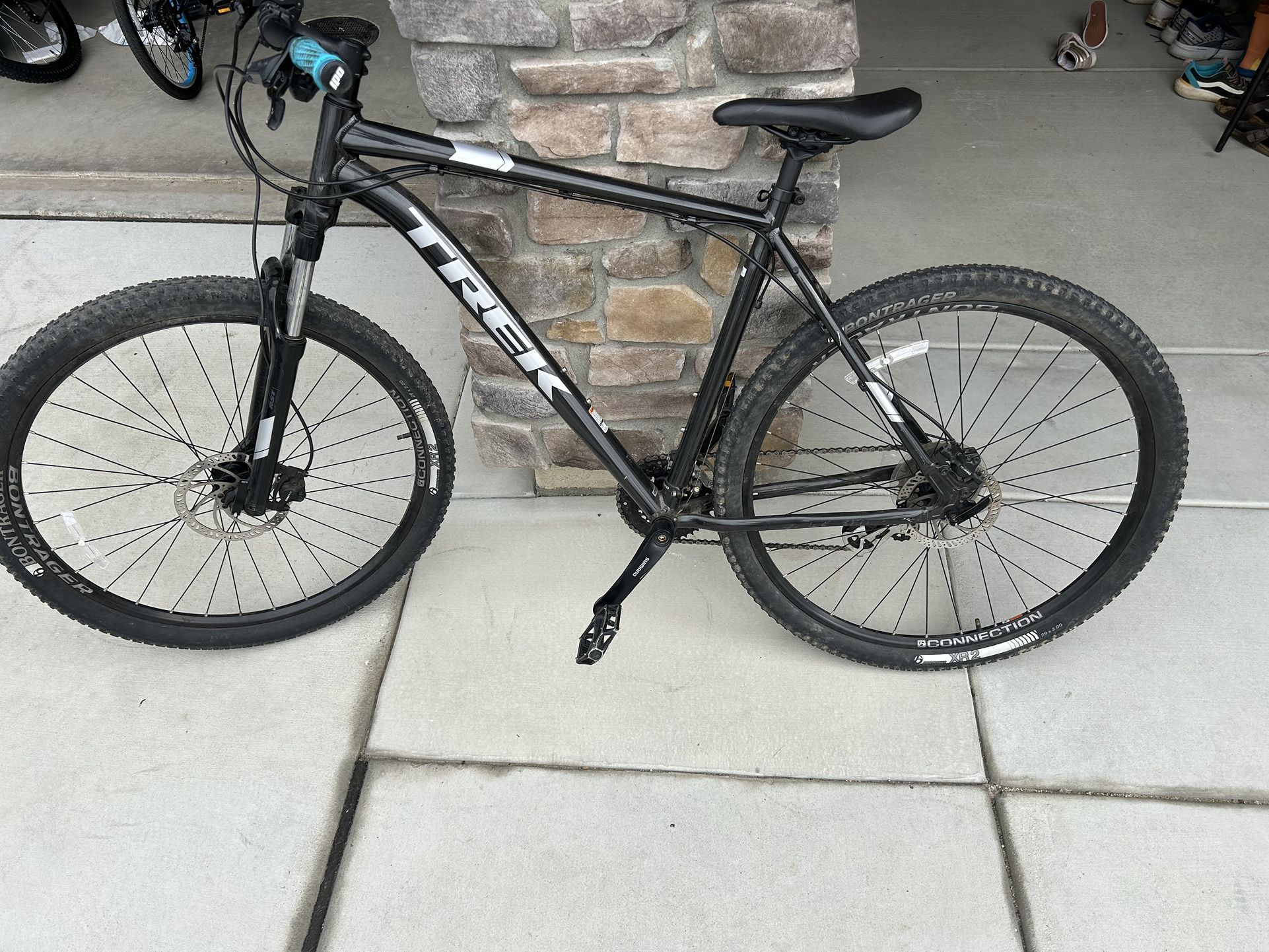 Trek Marlin 6 Men’s Mountain Bike