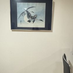 Art Wall “Two Geese in Flight with Full Moon"/ “On the Wing", by the renowned Japanese artist Ohara Koson.  Metal frame size: 28”x20” x1.5” Weight: 7l