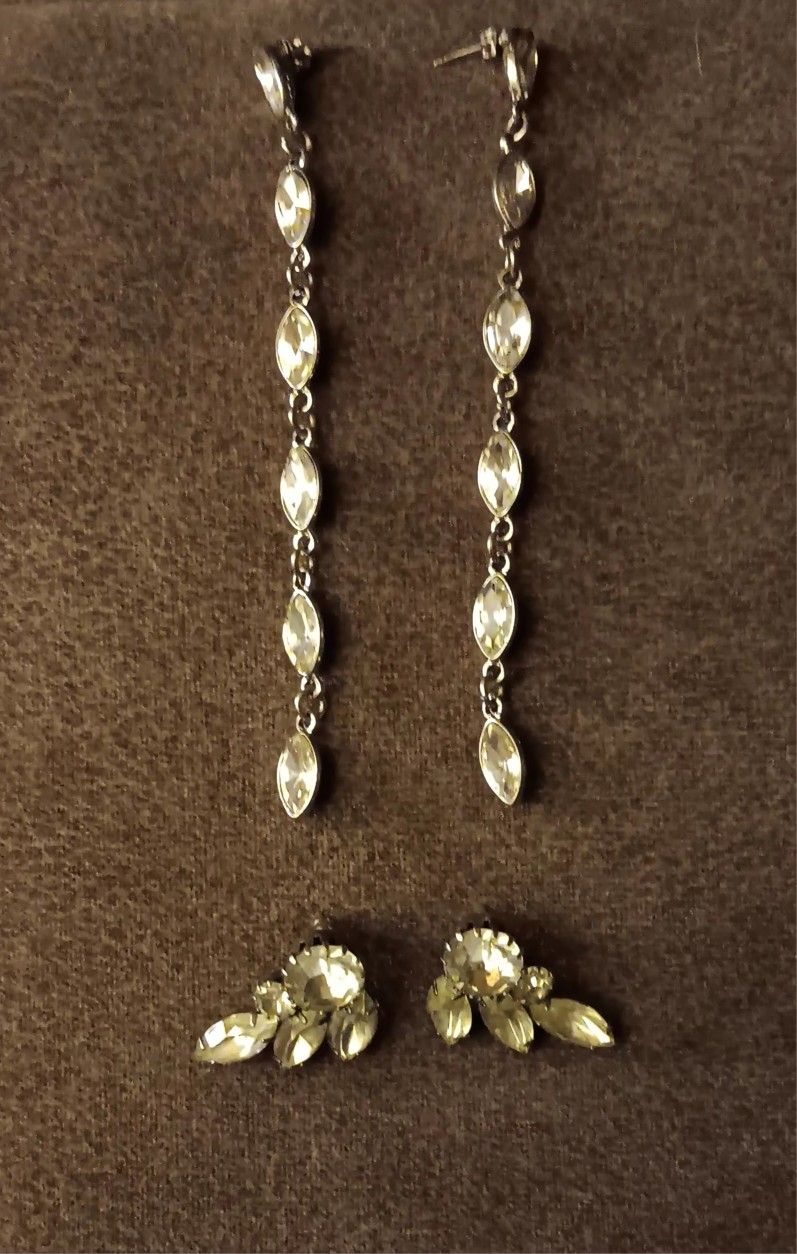 VINTAGE SILVER TONE EARRINGS!