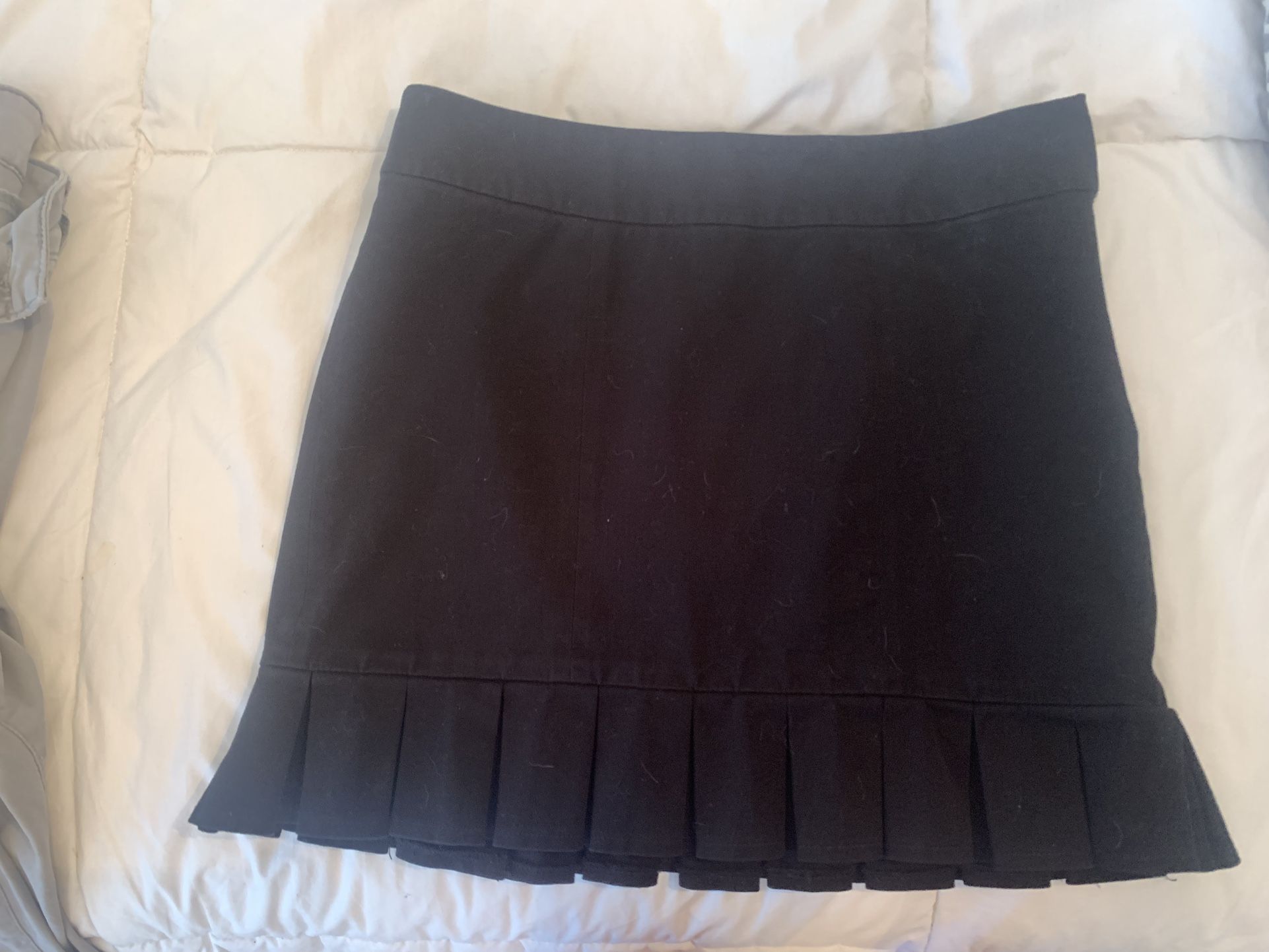 Woman’s Adorable Black Short Skirt 