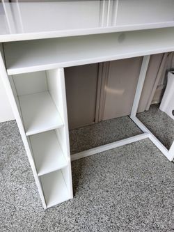 Very Solid White Tall Desk. Free 🚚