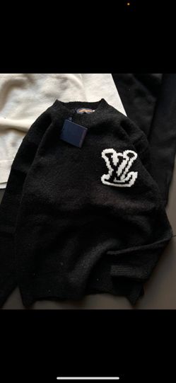 BRAND NEW SWEATER LARGE !