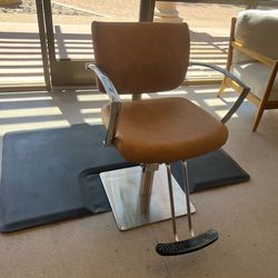 Luxury Salon Styling Chairs – Pibbs 5806 Rosa (Caramel) – Like New