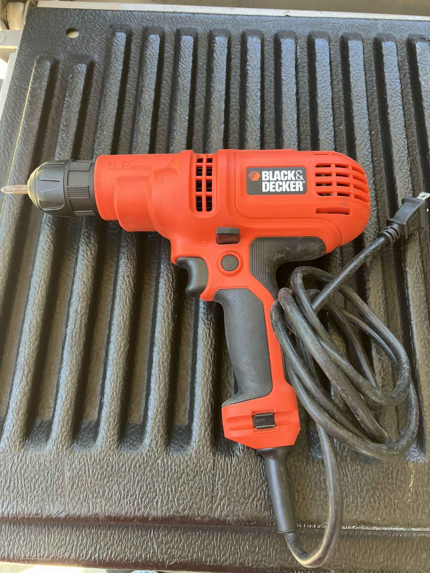 Black and Decker corded drill keyless chuck