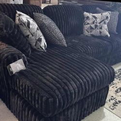 OM• $38 Initial • Brand New// Midnight 3 Piece Sectional 
