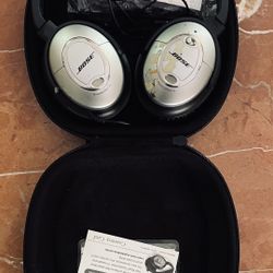 BOSE noise cancelling headphones $125.00 CASH. TEXT FOR PRICES.