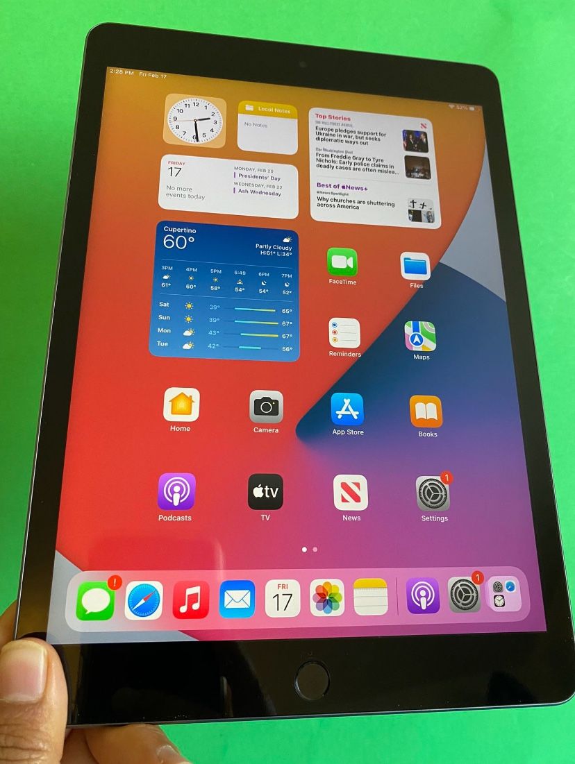 Apple IPad 9th Generation (10.2” Retina /Touch ID /IOS 17/ 2021 Model) 64GB with Pen, Keyboard & Accessories