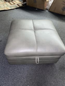 STORAGE OTTOMAN