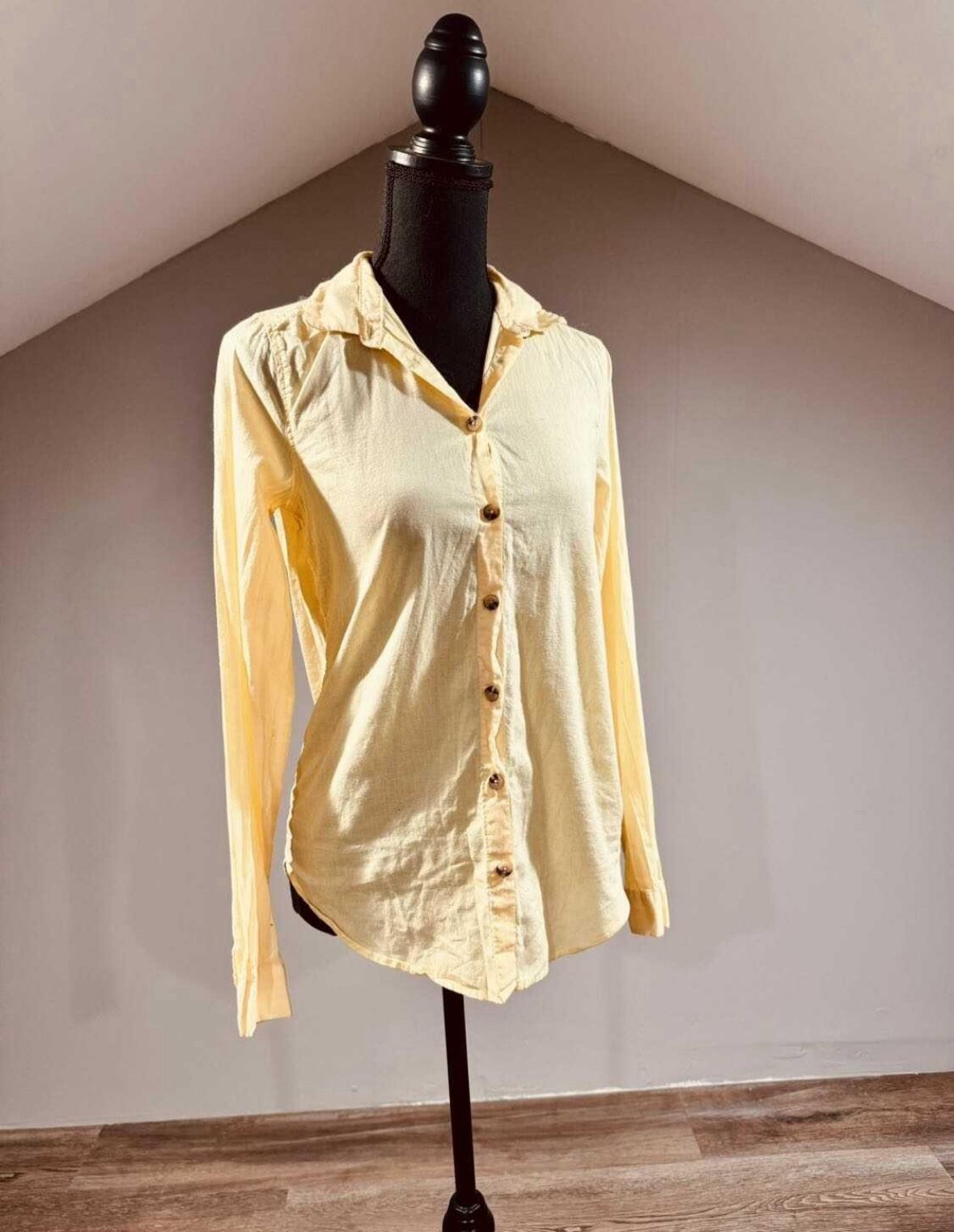 H&M Yellow Button Up Size 0