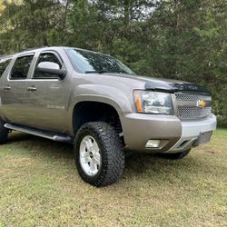 2012 Chevy Suburban Z71