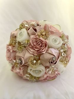 Quinceanera Bouquet Blush/ivory/gold