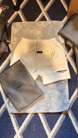 ESSENTIAL SHORTS
