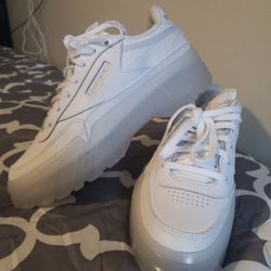 Cardi B 👟  