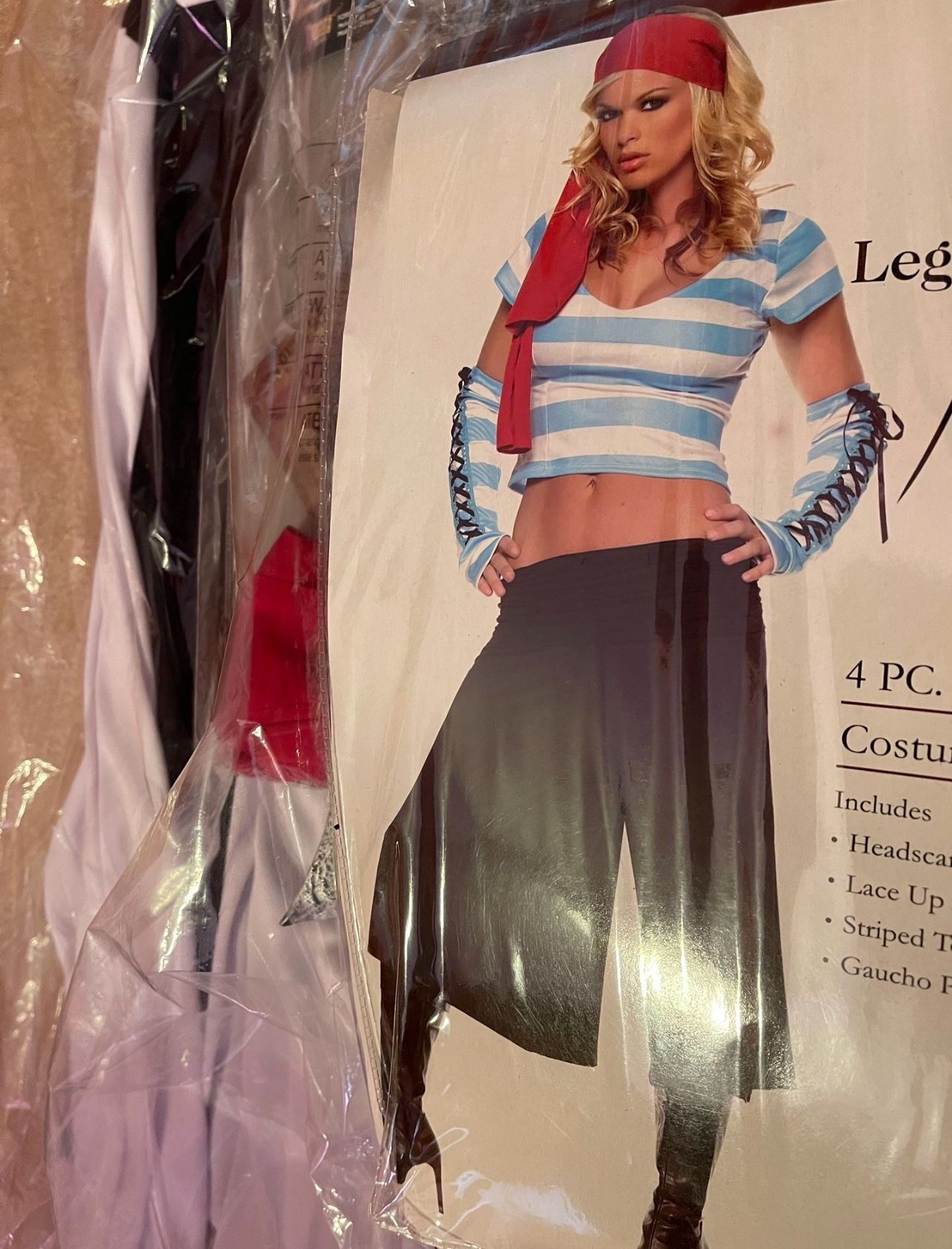 Halloween Custom Woman Pirate