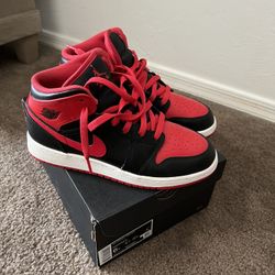 Air Jordan 1 Black and Red size 6