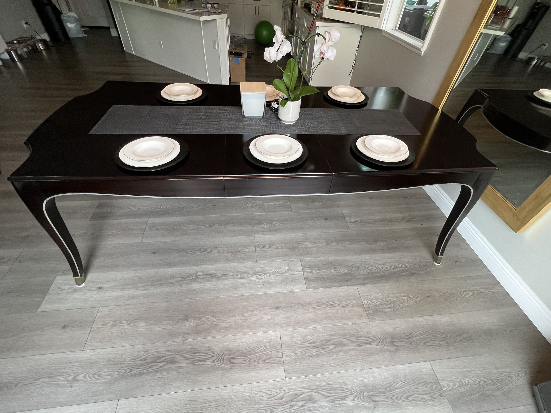ELEGANT BERNHARDT DINING TABLE