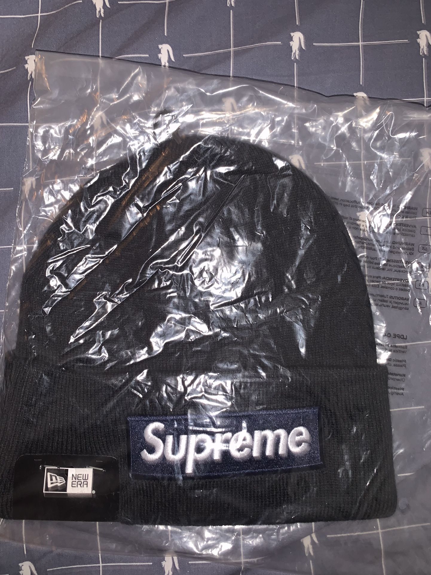 Supreme New Era Box Logo Beanie Navy (FW25)