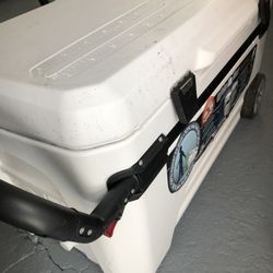 Brand new Cooler (104 L/110 qt.) HUGE cooler, never used.