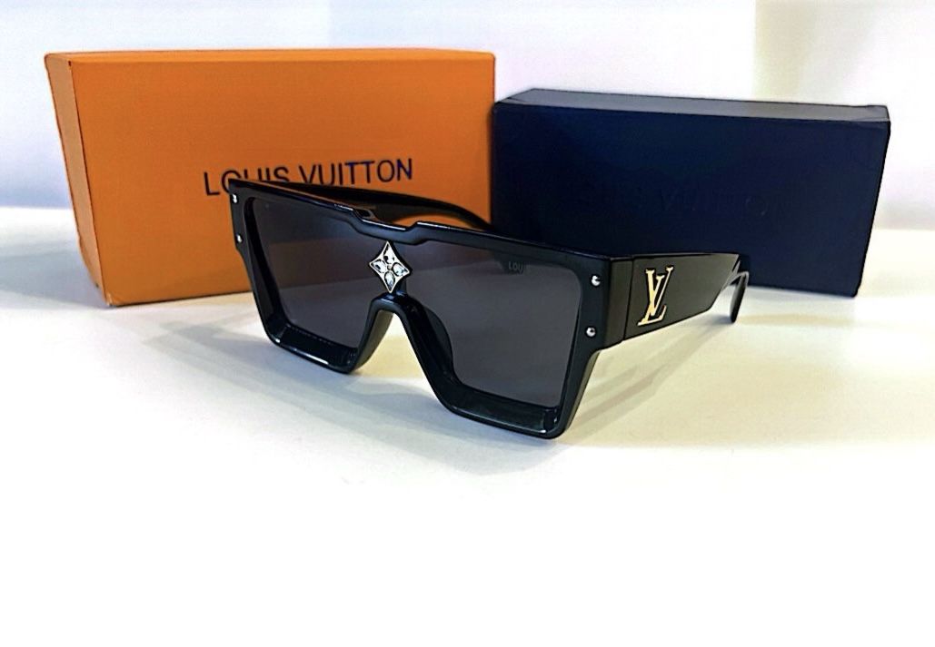 New LV Oversized Square