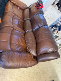 2 Sets of sectionals ends are recliners