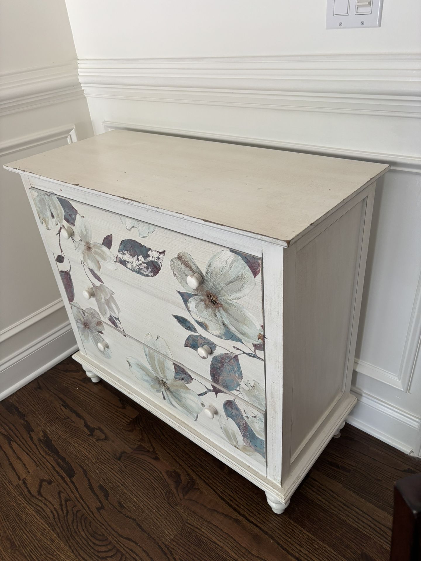 Decorative 3 Drawer Dresser 🔥