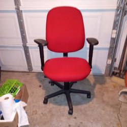 Izzy Ergonomic Office Chairs