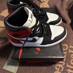 Jordan 1 satin black toe wmns sz 7