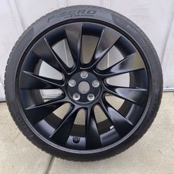 ONE WHEEL Spare 20” Tesla Model Y OEM Induction Rim has Bluetooth TPMS! Good to use as a Replacement or Emergency Spare!  ***SELLING JUST 1 WHEEL AND 