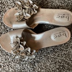 ~ BOC Leather Sandals 3 Rosettes ~