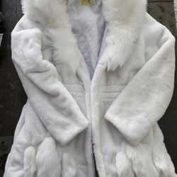 Chinese Manufactured Womans White Rabbit Fur Coat Size PETITE/SMALL