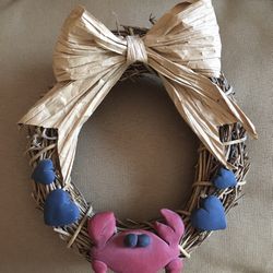 Small Grapevine Wreath With Hearts and a Crab
