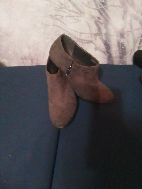 Liz Claiborne Heels Size 9