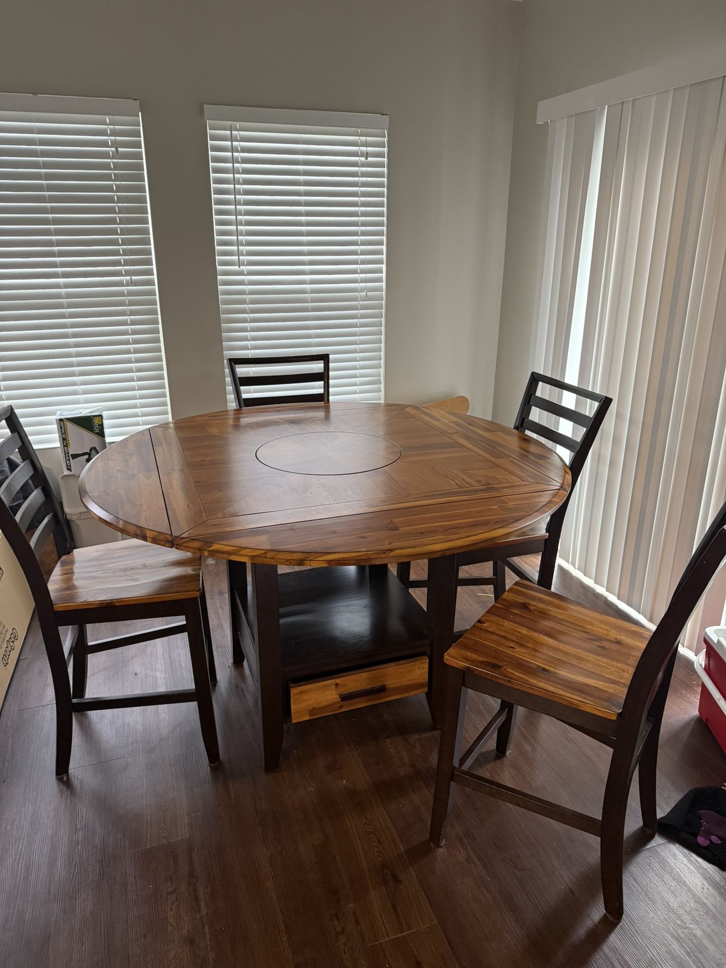 Kitchen Table And Chairs