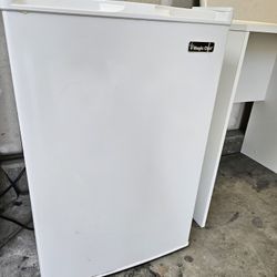 Small Magic Chef Fridge