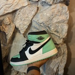 Jordan 1 Green Glow Sz 13
