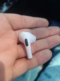 Airpods pro ( right ear bud only)