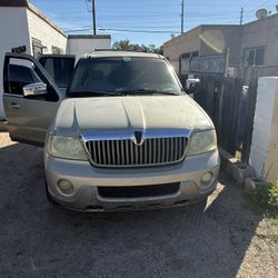 2004 Lincoln Navigator
