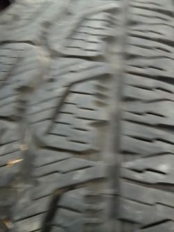 One P275/65R18 tire like new