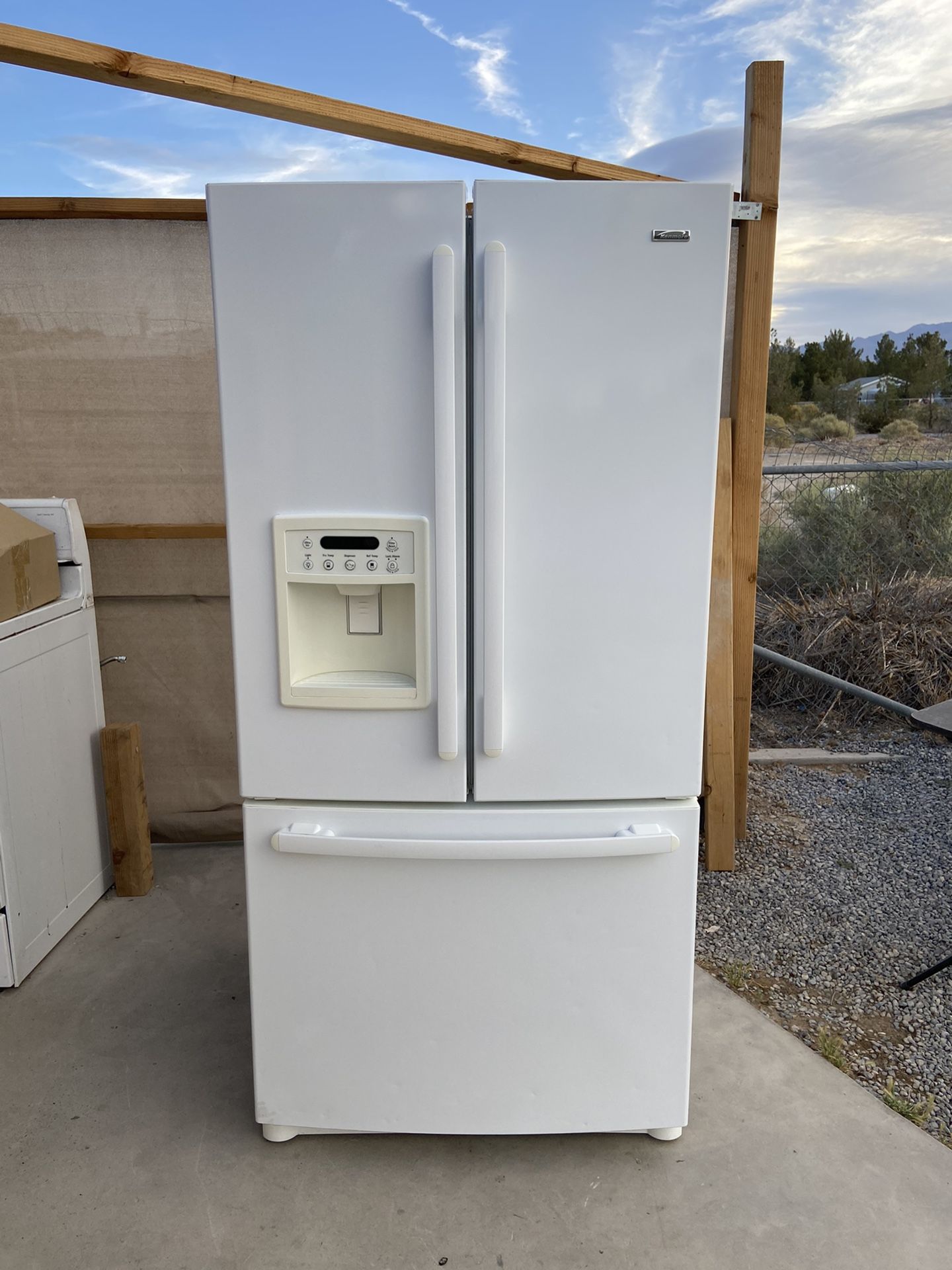 Compact French Door Refrigerator 33” X 67” With Ice Maker And Water Dispenser