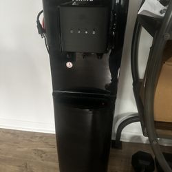 Water dispenser 