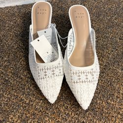 Delilah Floral Embroidered Mule Heels size 9