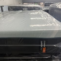 QUEEN SIZE TEMPURPEDIC PROADAPT (FIRM) MATTRESS & BOX SPRING BED SET