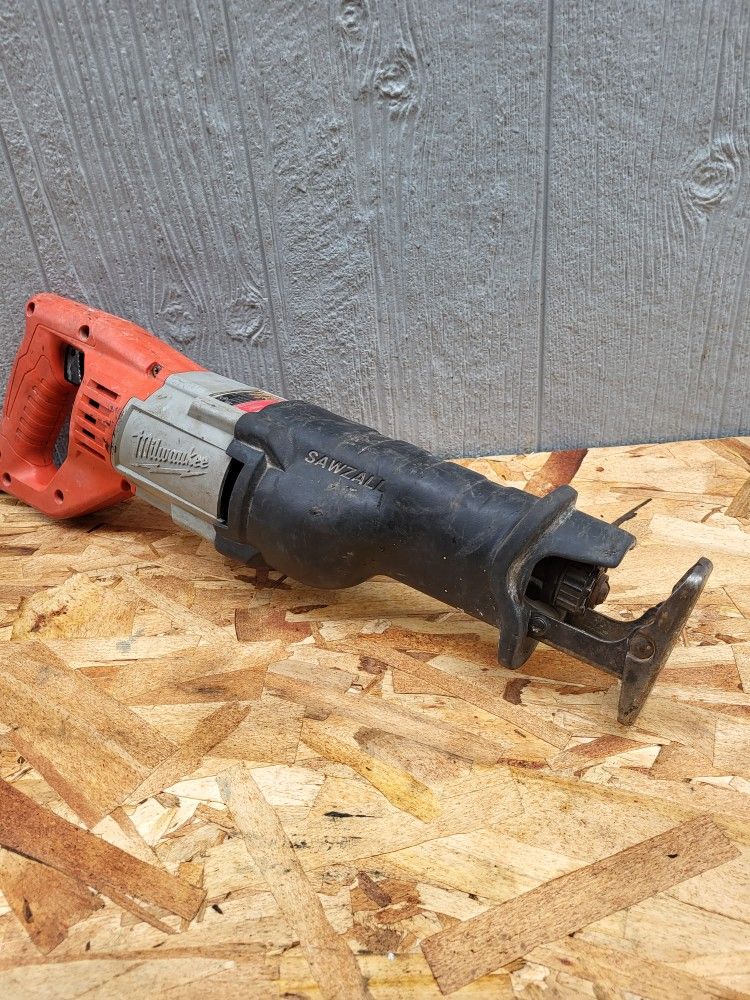Milwaukee 12 Amp SAWZALL Reciprocating
