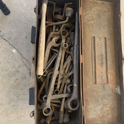 Over 40lbs of vintage tools 