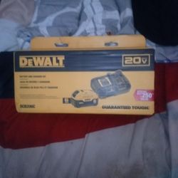 DeWalt Battery And Charger 20Vmax Kit